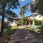 Zinga Beach Hostel & Beer