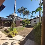 Zinga Beach Hostel & Beer